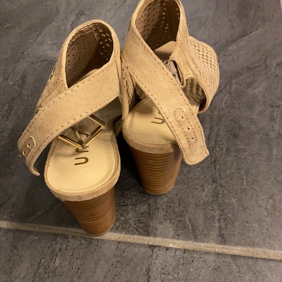 Mesh peep top booties - Picture 2 of 7